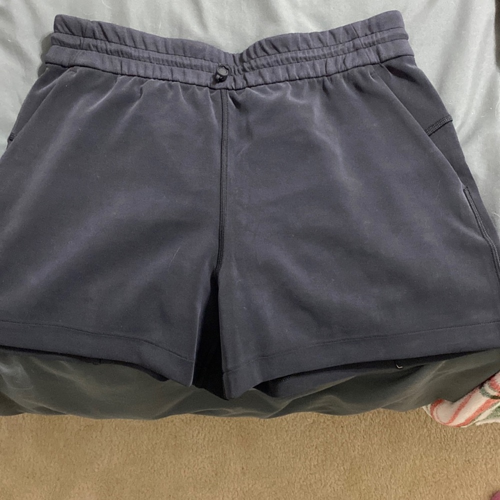NEVER WORN Lululemon softstreme shorts